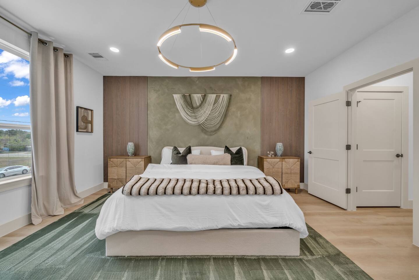 The Cityside Luxury Haven 3BR/3BA Downtown Unit B
