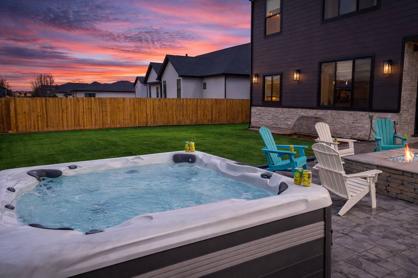 *New Lakewood Luxe | Red Rocks | Golfing | Spa