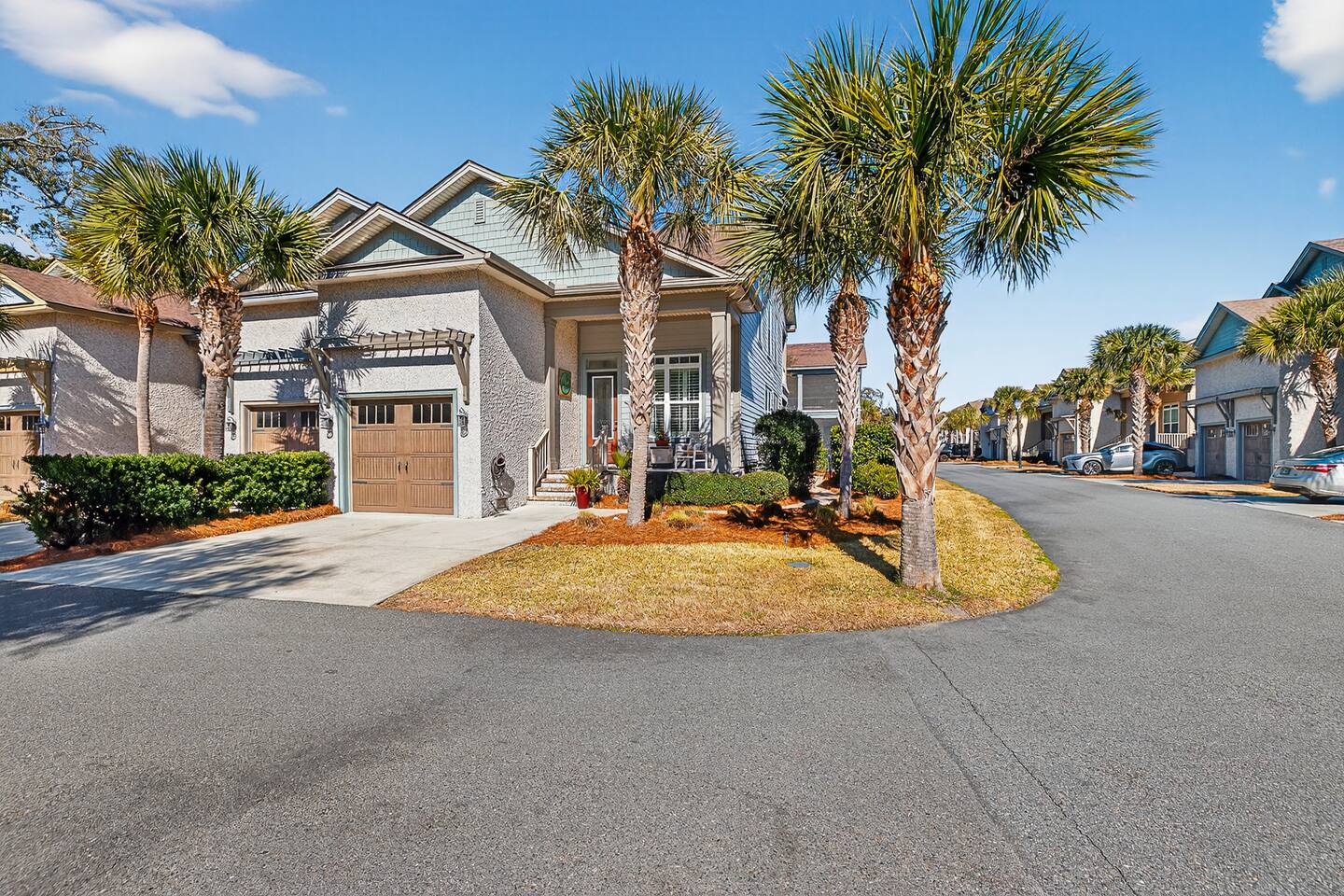 The Hive Cottage - Ocean & Pool Access