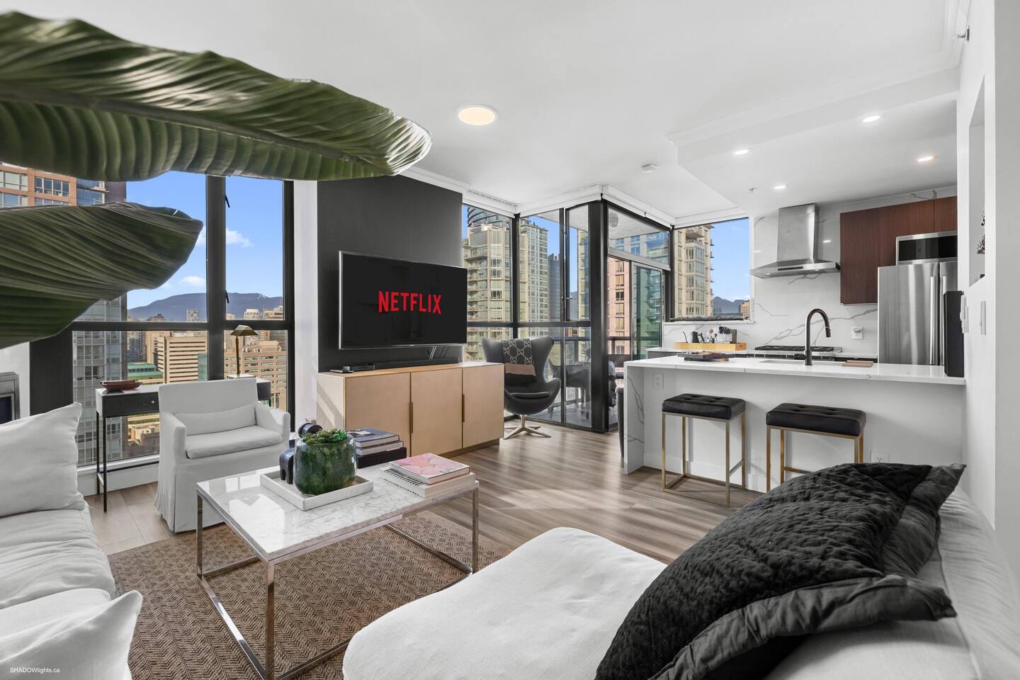 High-End Downtown 1BR| Pool Gym | Stadium District