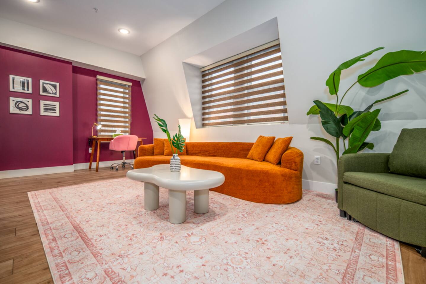 Prime OTR+King Bed+Smart TVs+$ Private Park+4th Fl
