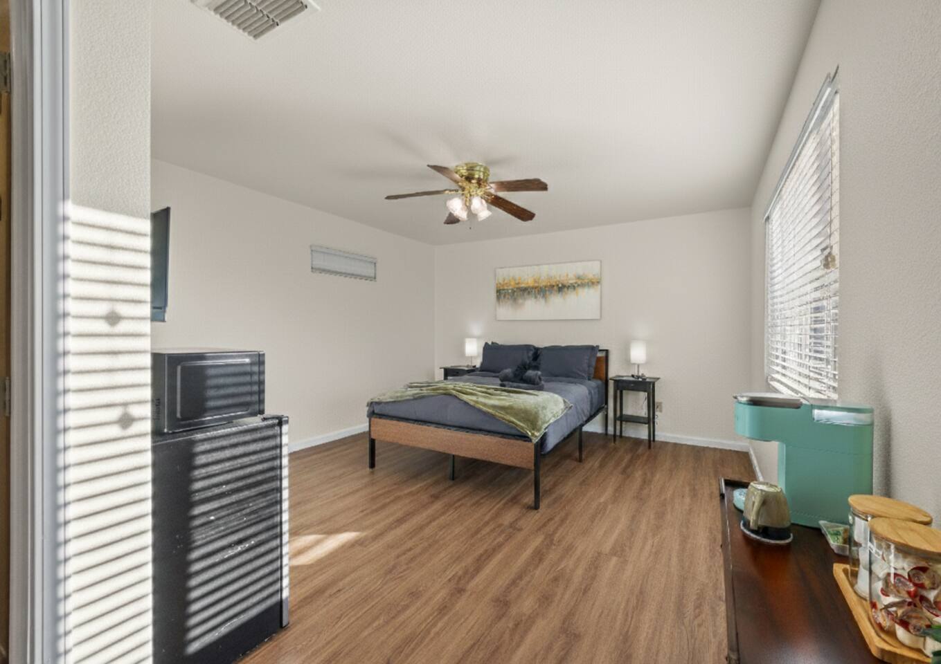 Private Suite & Bath | Near Downtown Sac & Med Ctr