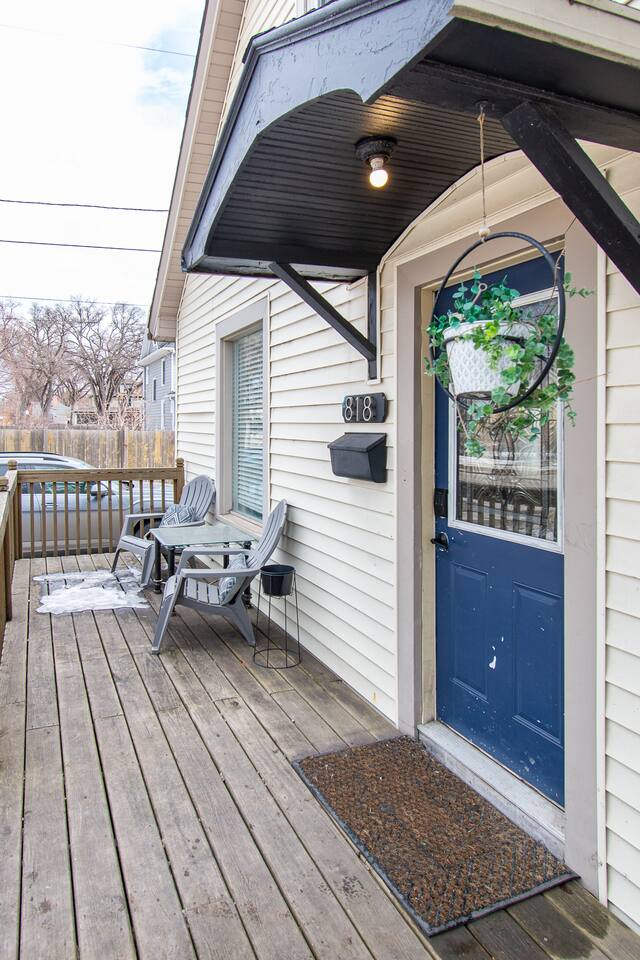 3BR I Sleeps 8, Queen x 4, 5 minutes to Downtown