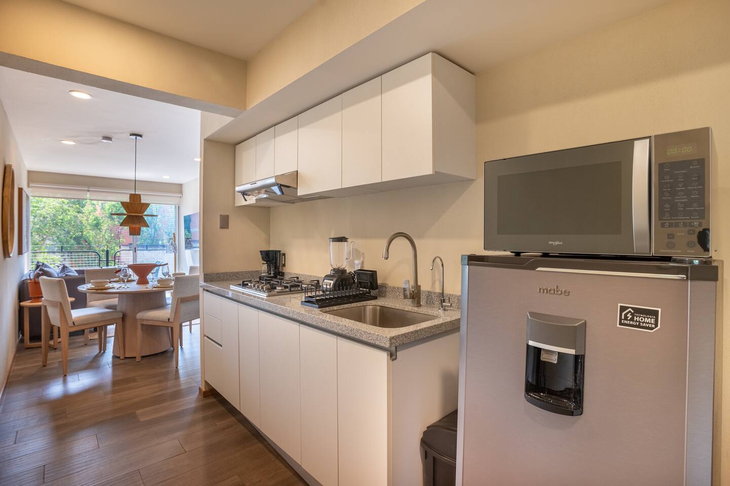 Great location, 2 bedrooms, washer, parking - foto 5