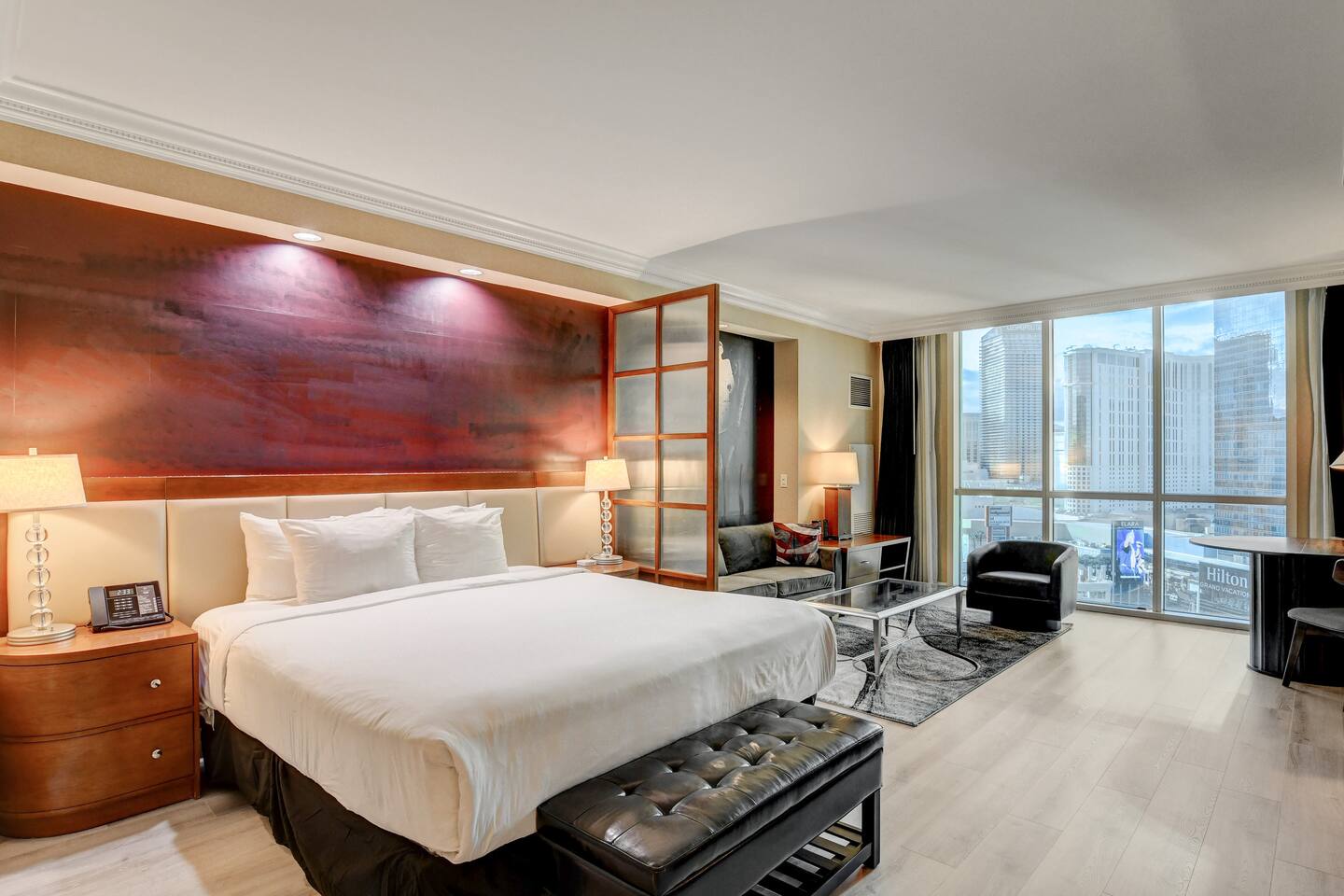 High Roller Studio On LV Strip-No Resorts Fee! - Apartment