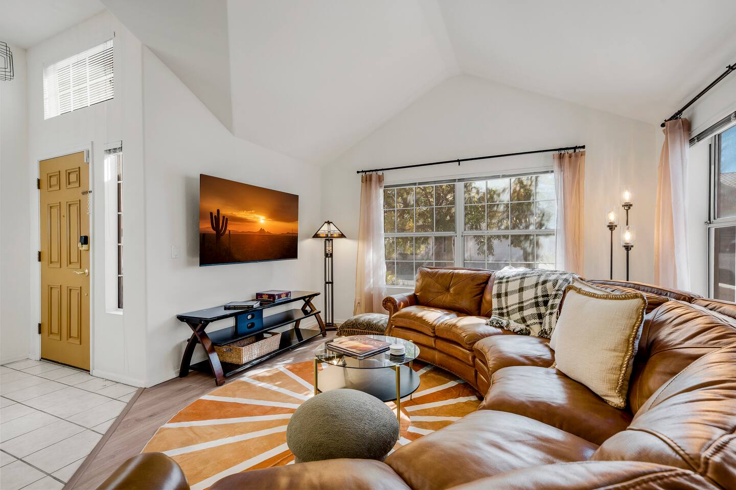 Spacious 4 Bedroom Home in Oro Valley w/Pool!