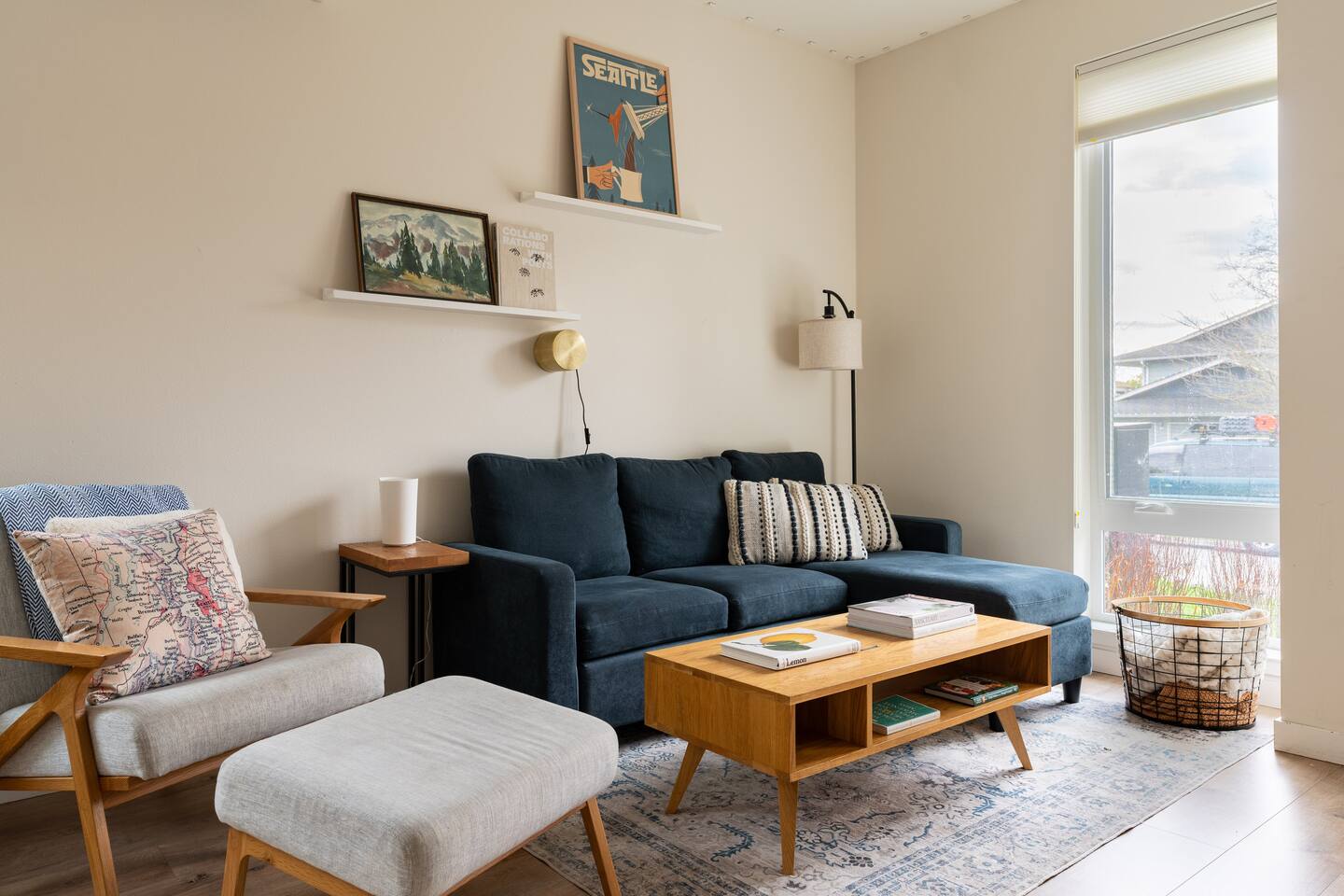 Stylish Townhome, Awesome Location w/ Rooftop Deck