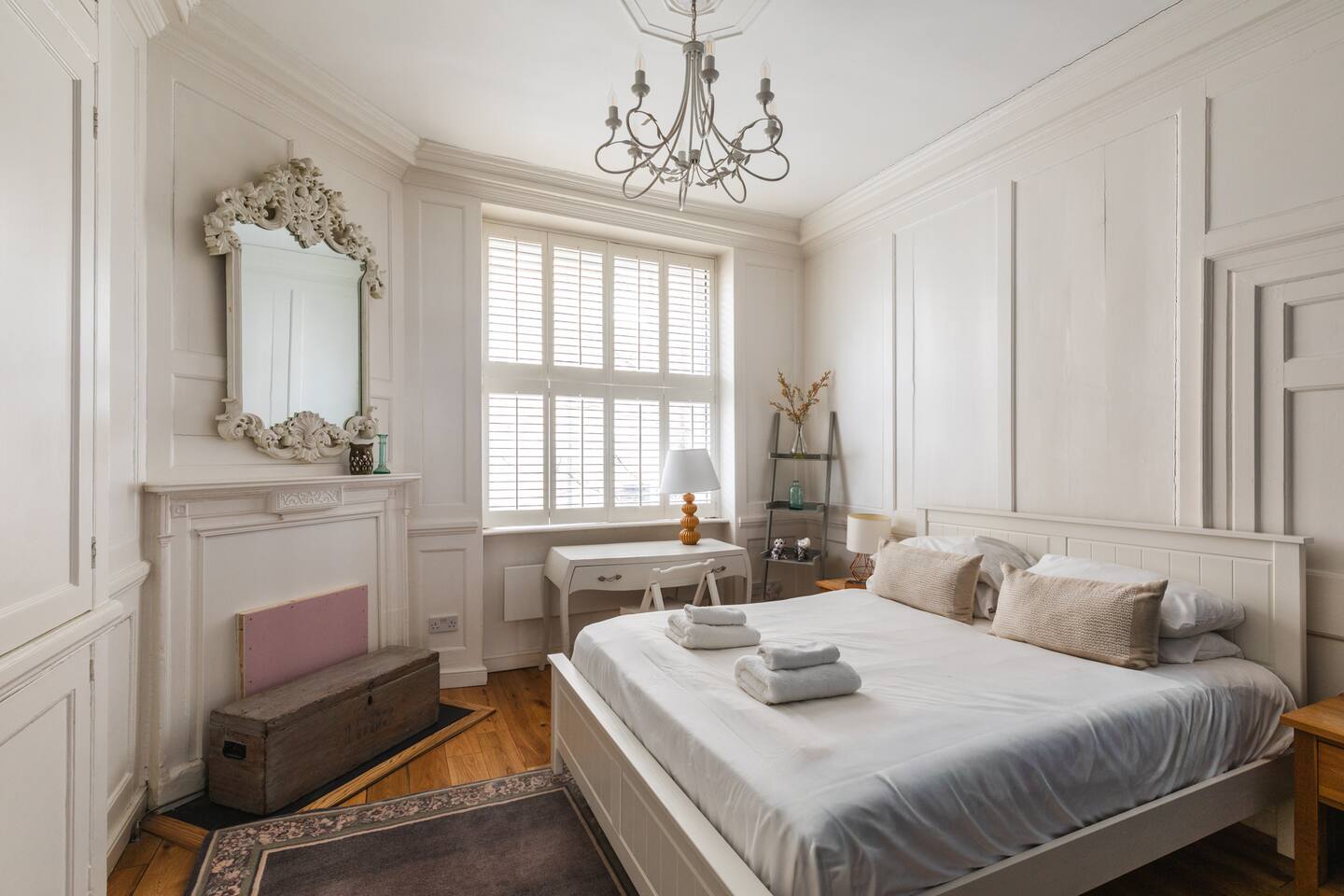 Charming 1-Bed Flat on a Central but Quiet Street