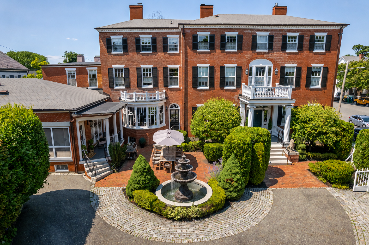 Joseph Story Estate | Sleeps 19 | Parking+Elevator
