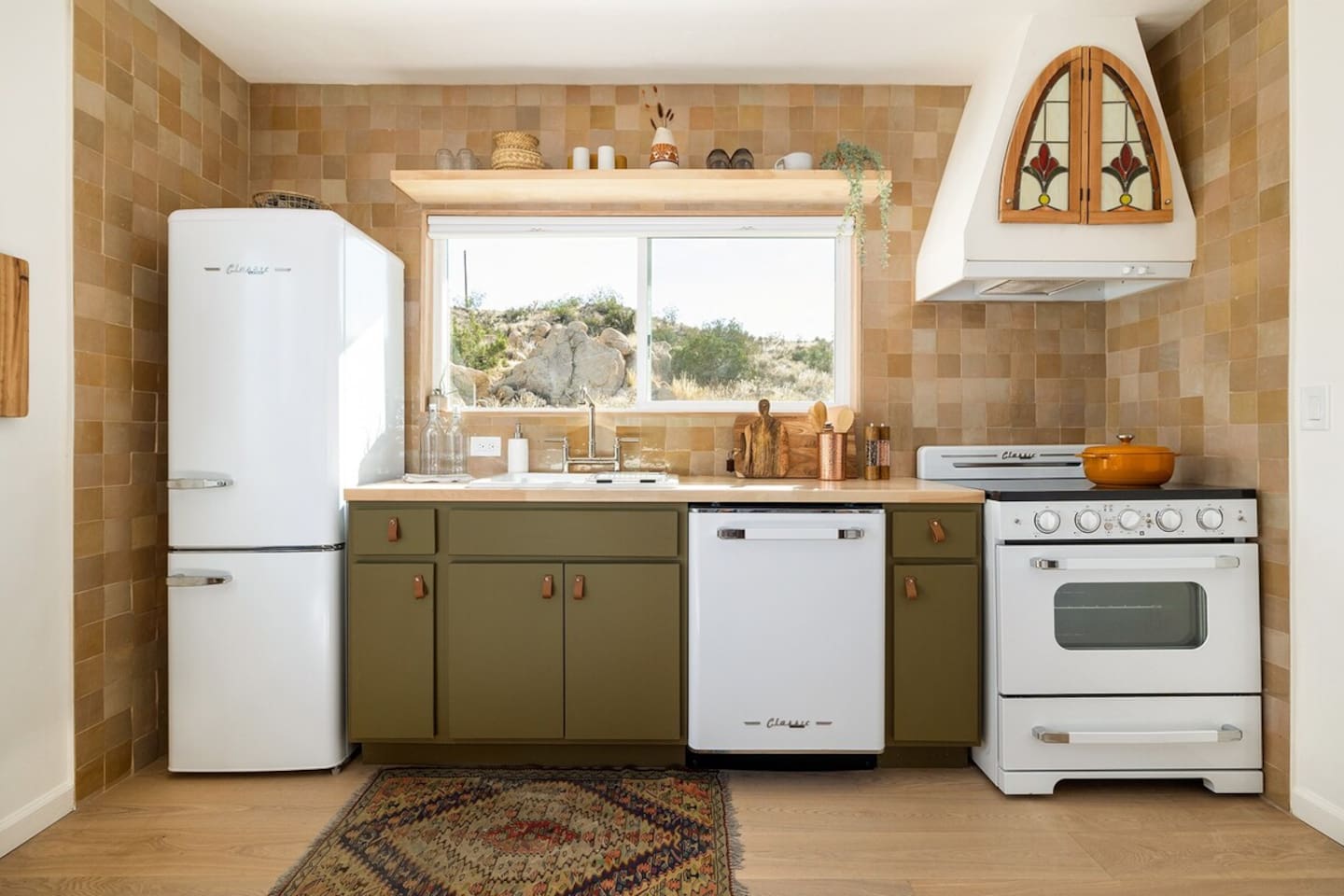 Petite Maison | Luxe Cabin w/ Views + Boulders