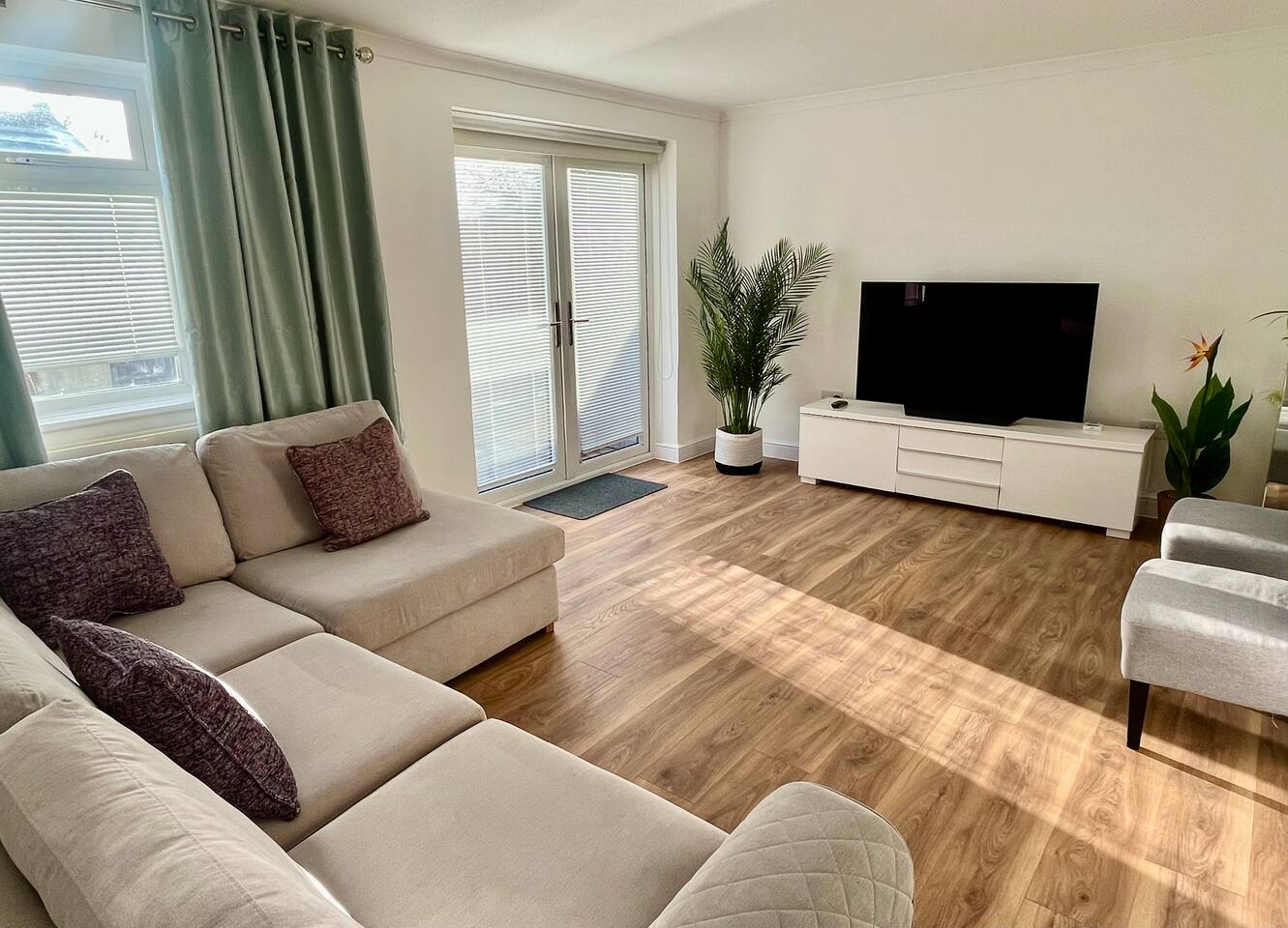 Free Parking 40% Off Long Stays Contractors