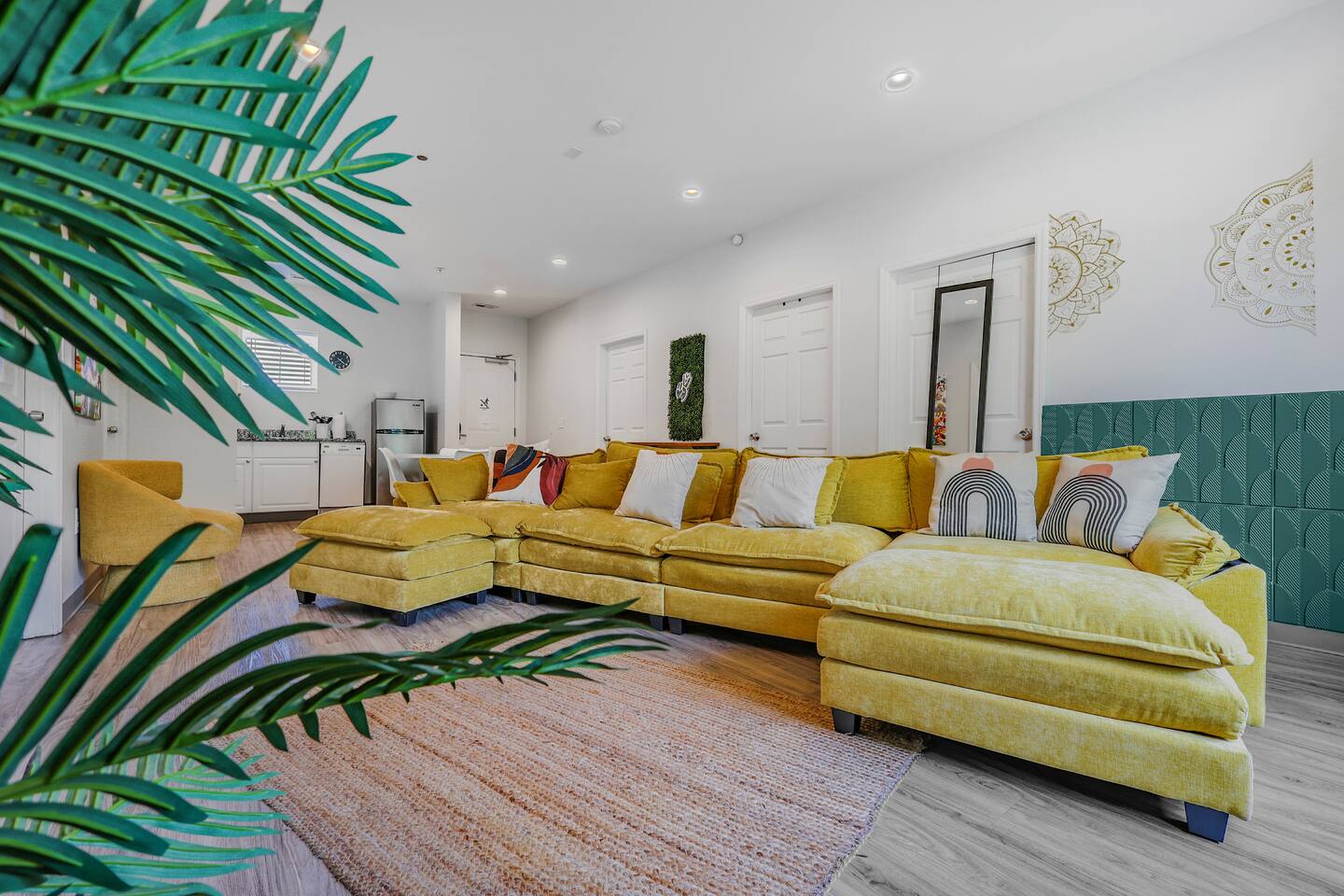 Cozy Suite 1.2 mi to Downtown! Free Parking!