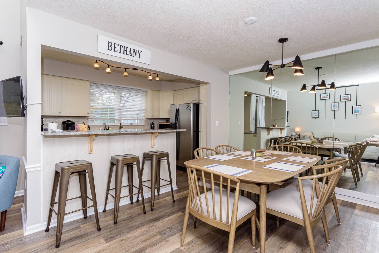 Retreat House | 4BR, Dog Friendly, Mins to Beach