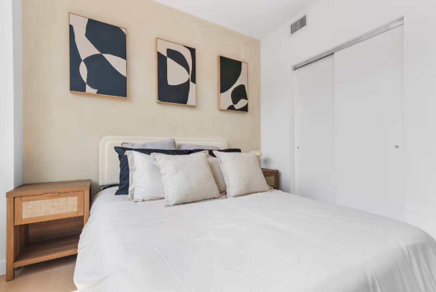 Top Floor Wynwood 2BR, 1,000 sq ft, Pool, Gym