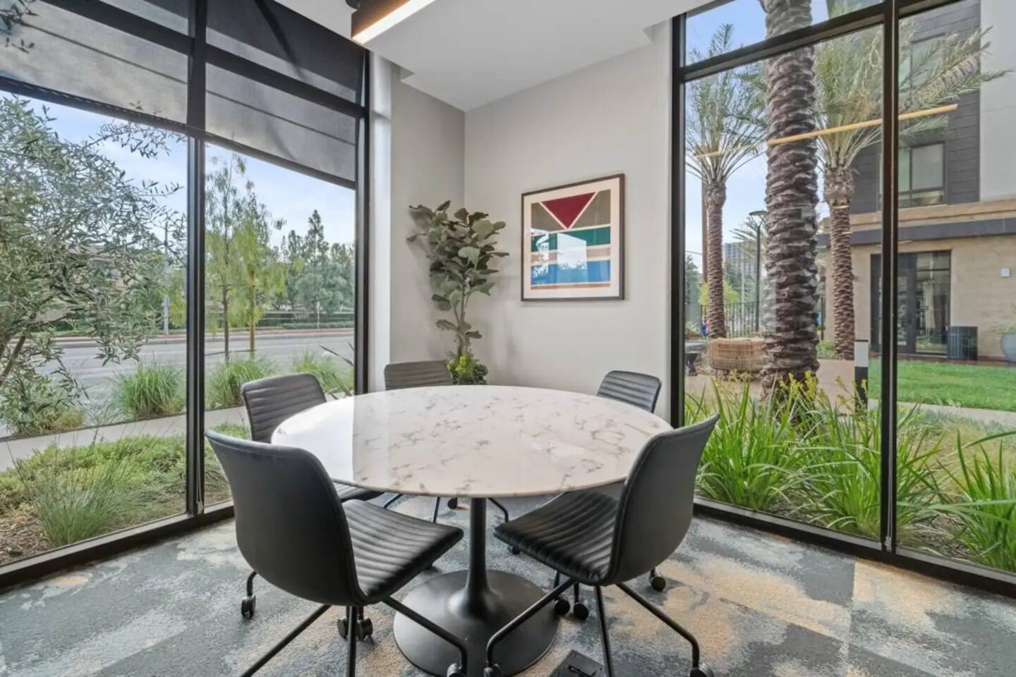 Monthly Balcony 1BR 4 Min to John Wayne Airport