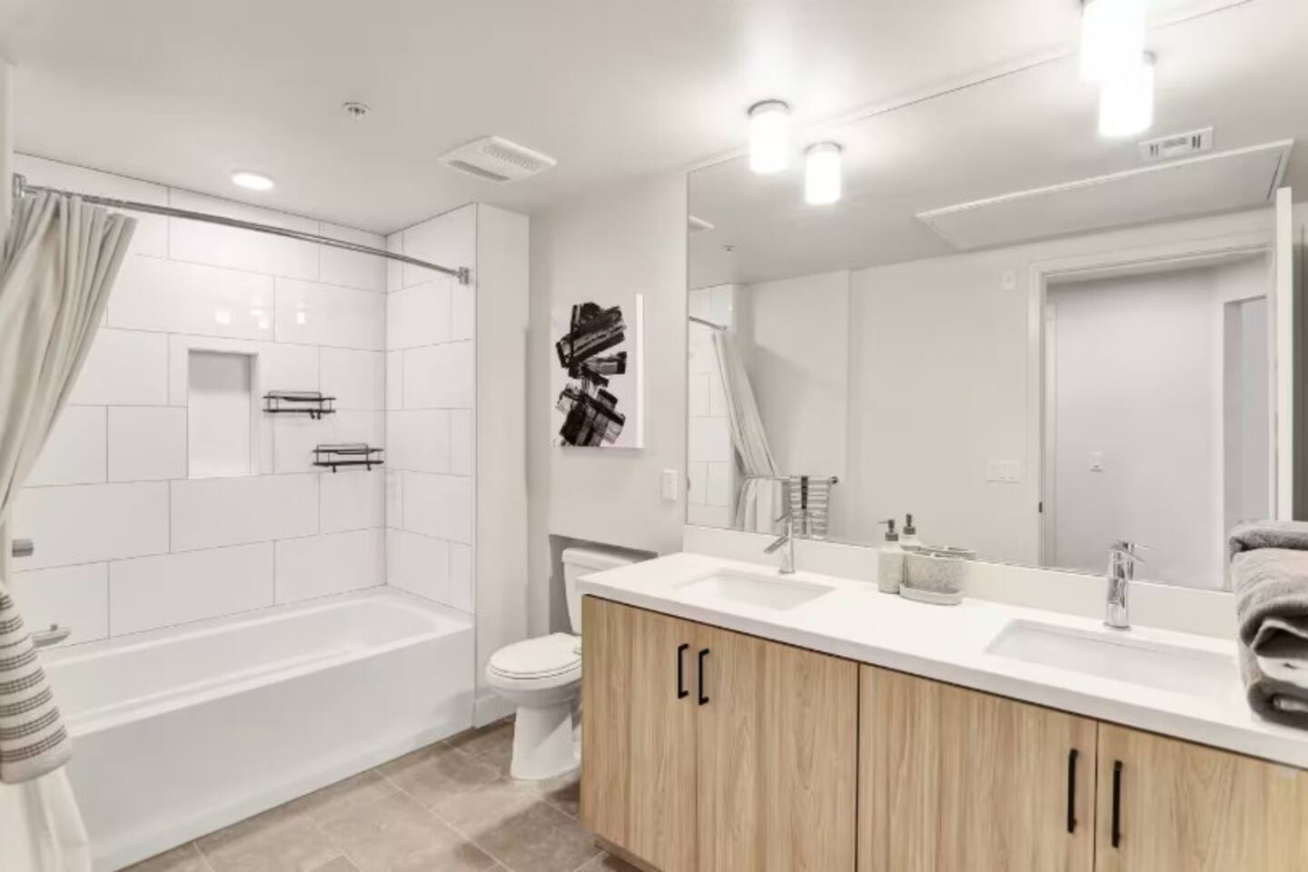 Monthly 1BR + Balcony near Costa Mesa & SNA