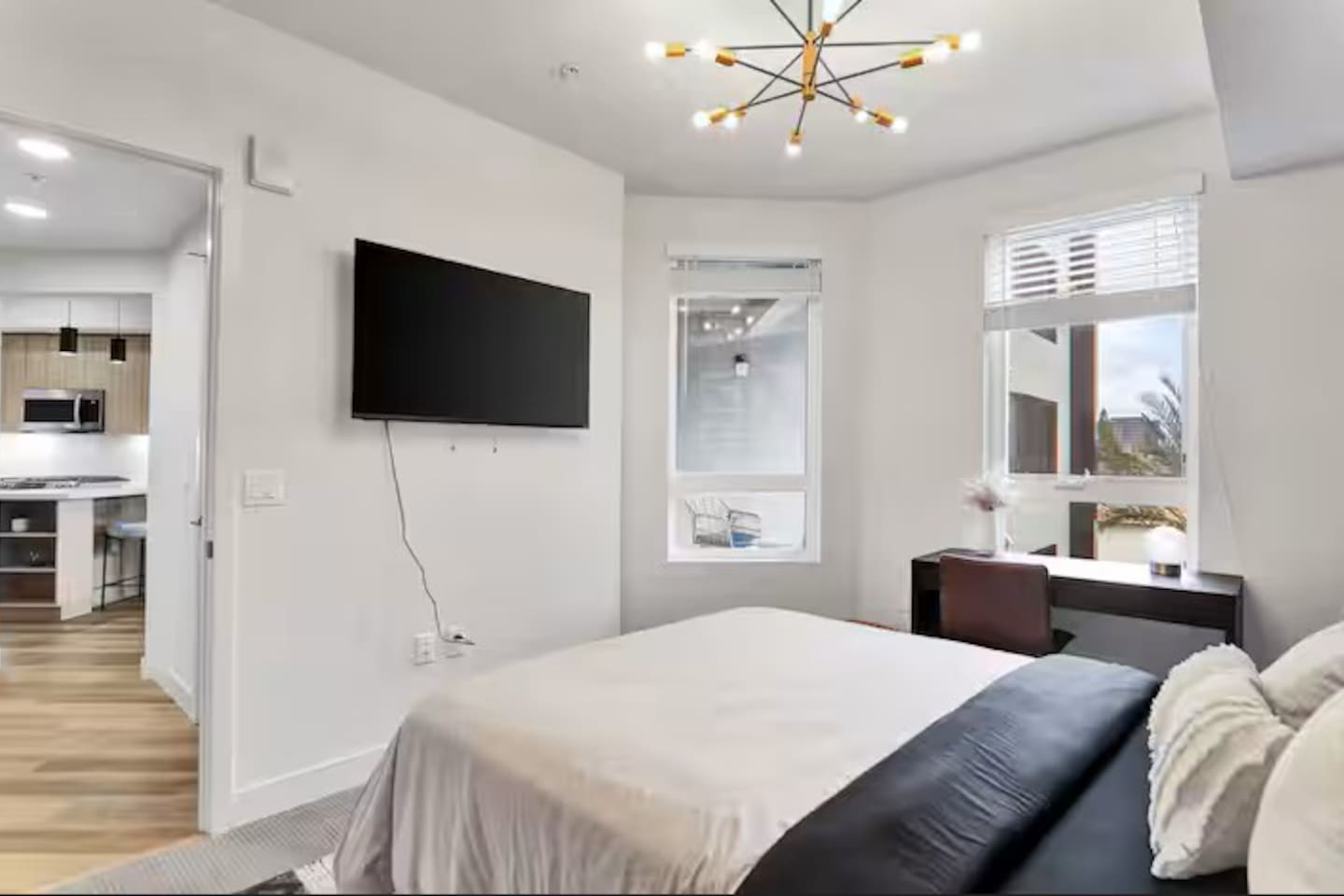 Monthly 1BR + Balcony near Costa Mesa & SNA