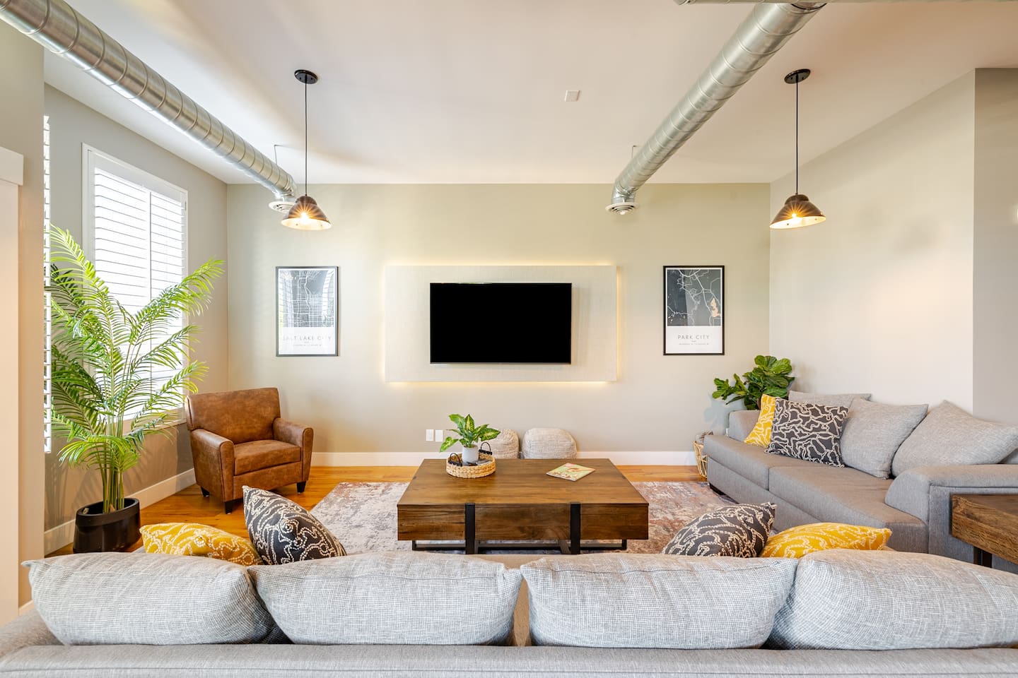 New Modern SLC House - Close to SLC and Skiing