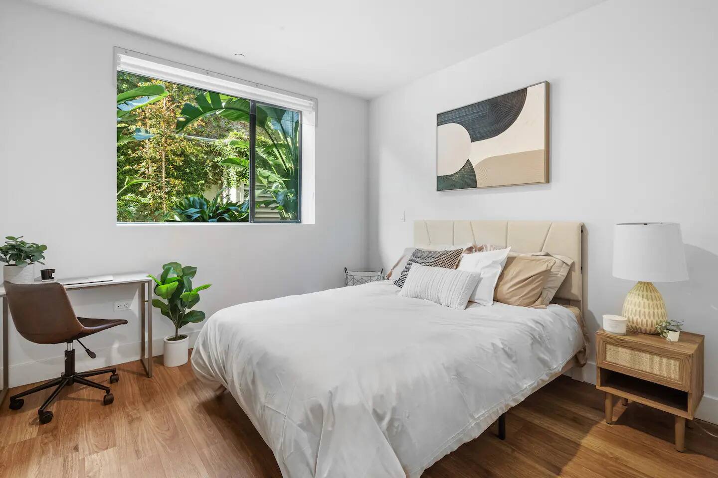 Monthly Patio 1BR near Wilshire/Vermont Metro