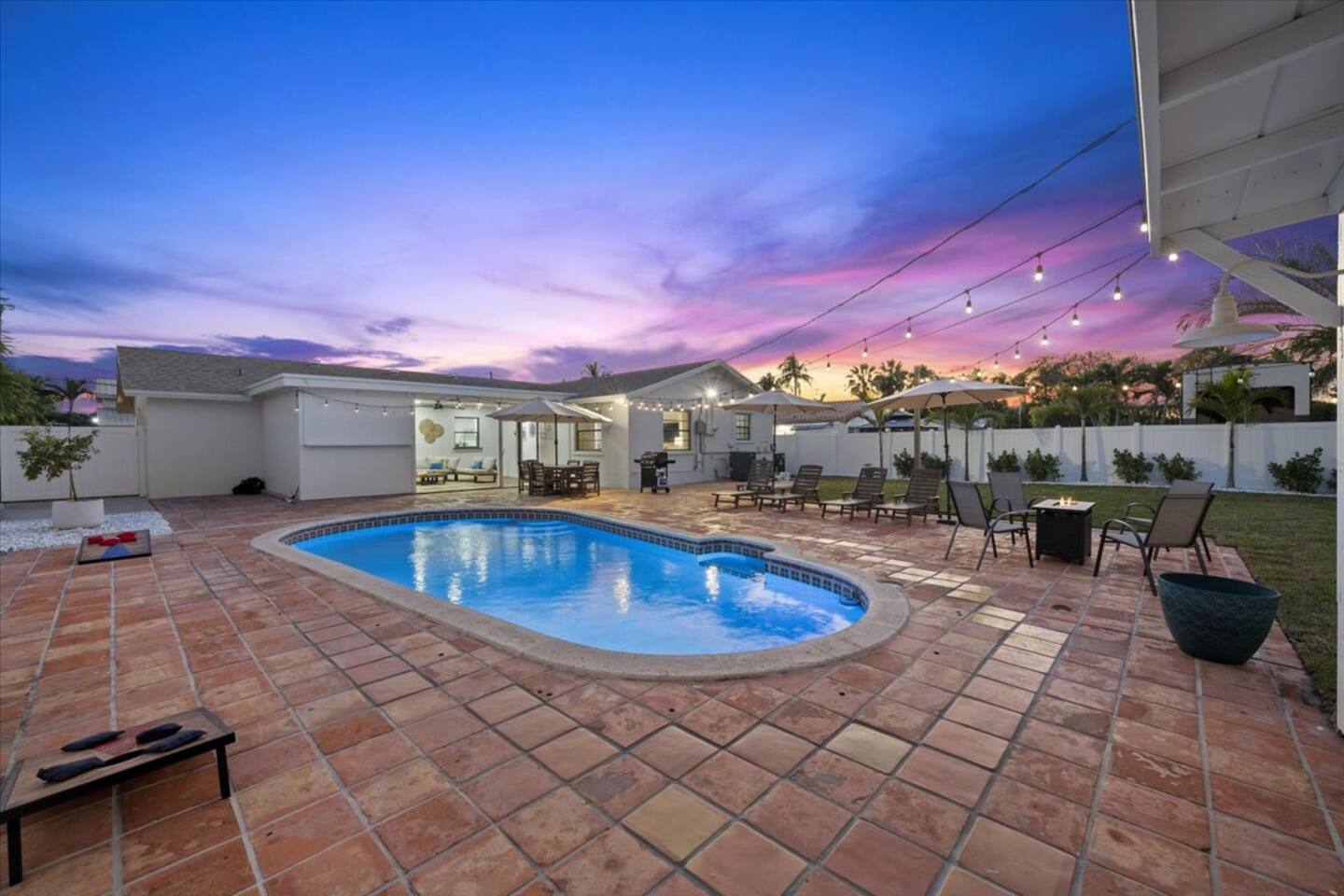 Palm Blanc | Modern Retreat • Pool • Firepit