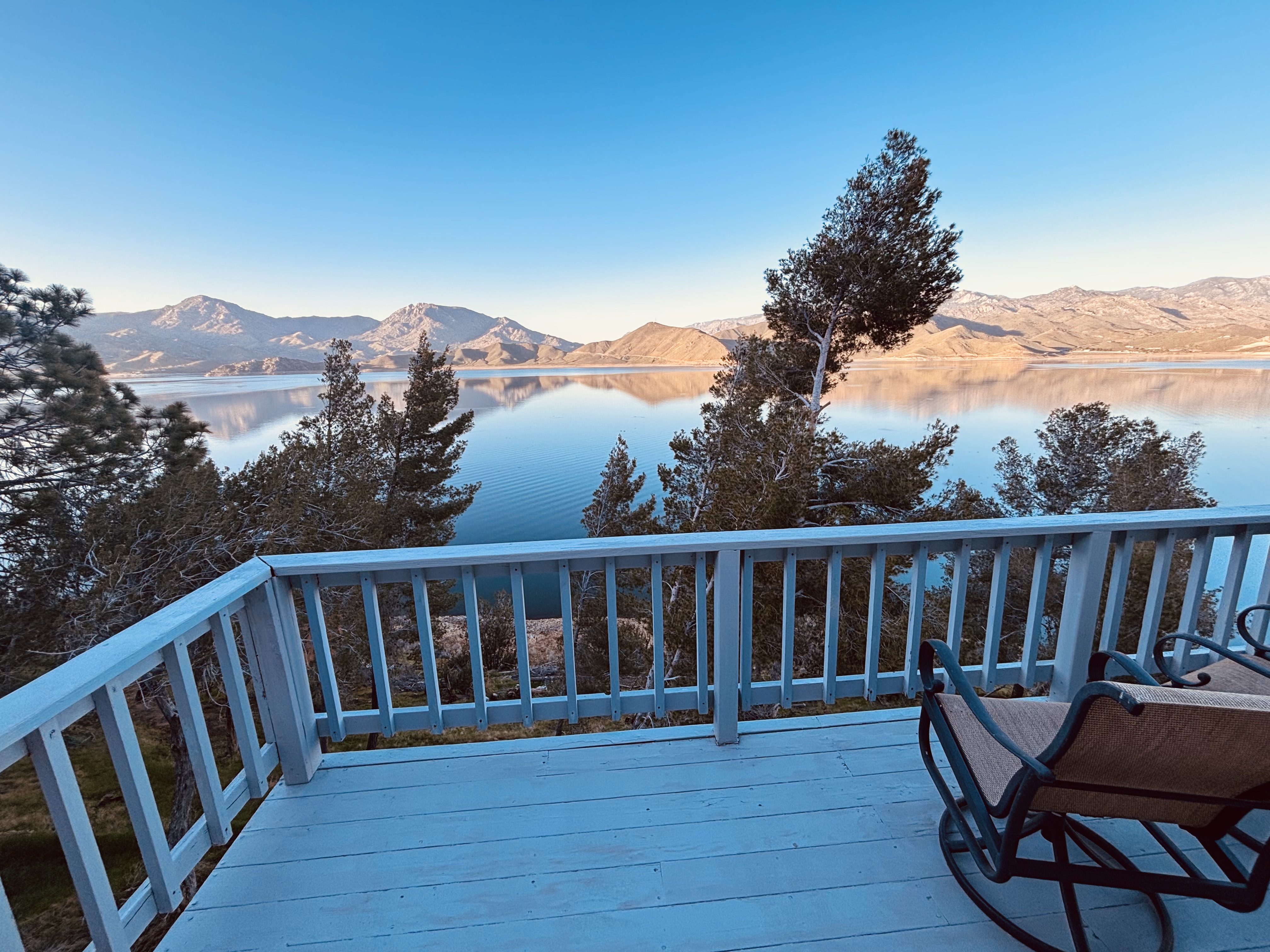 Gautche Point Guestroom | Waterfront Retreat