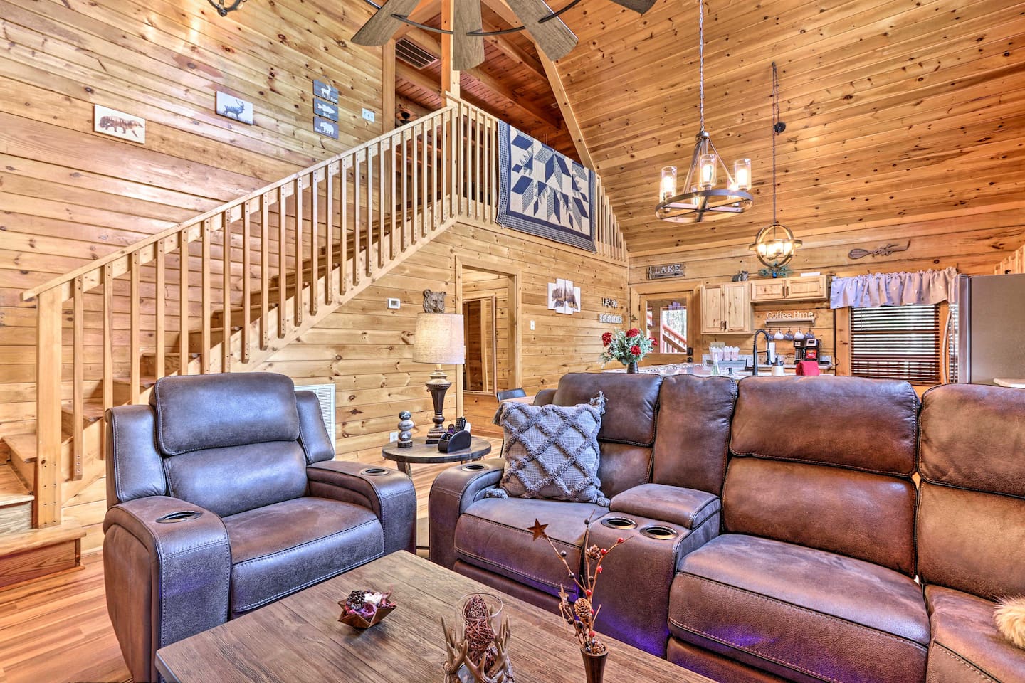 Lake Cabin•2 Masters•HotTub•PoolTable•Pet Friendly