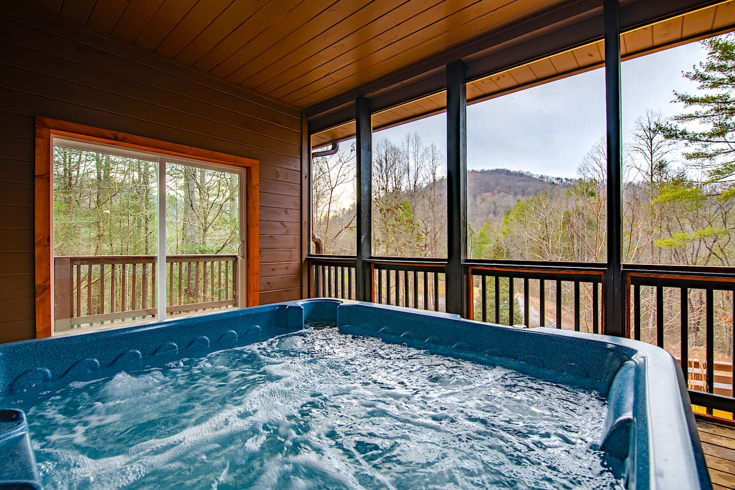 One Level Cabin•Family&Pet Friendly•Hot Tub•Games