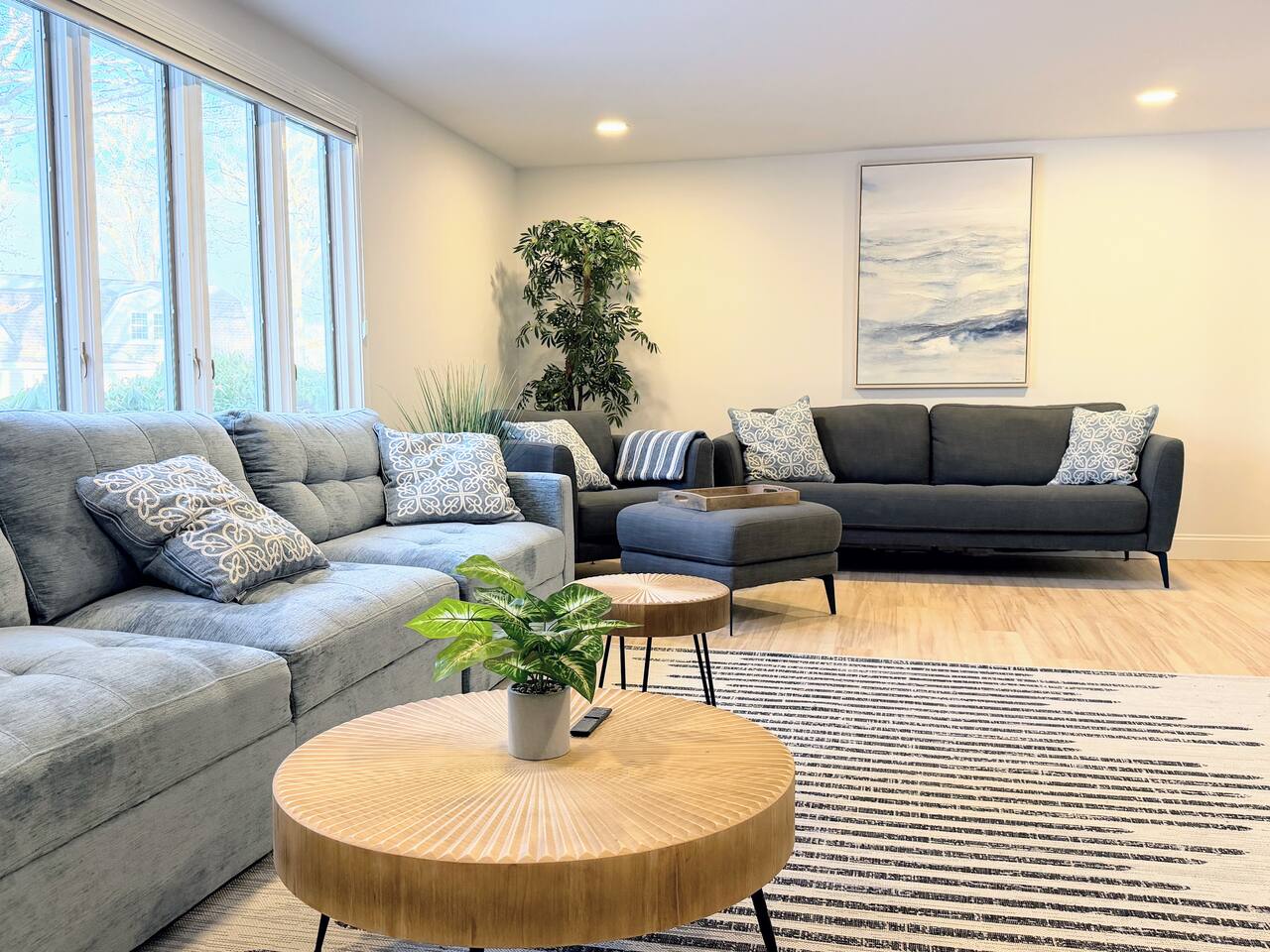 Modern Beach House | Walk to Beach | Sleeps 10