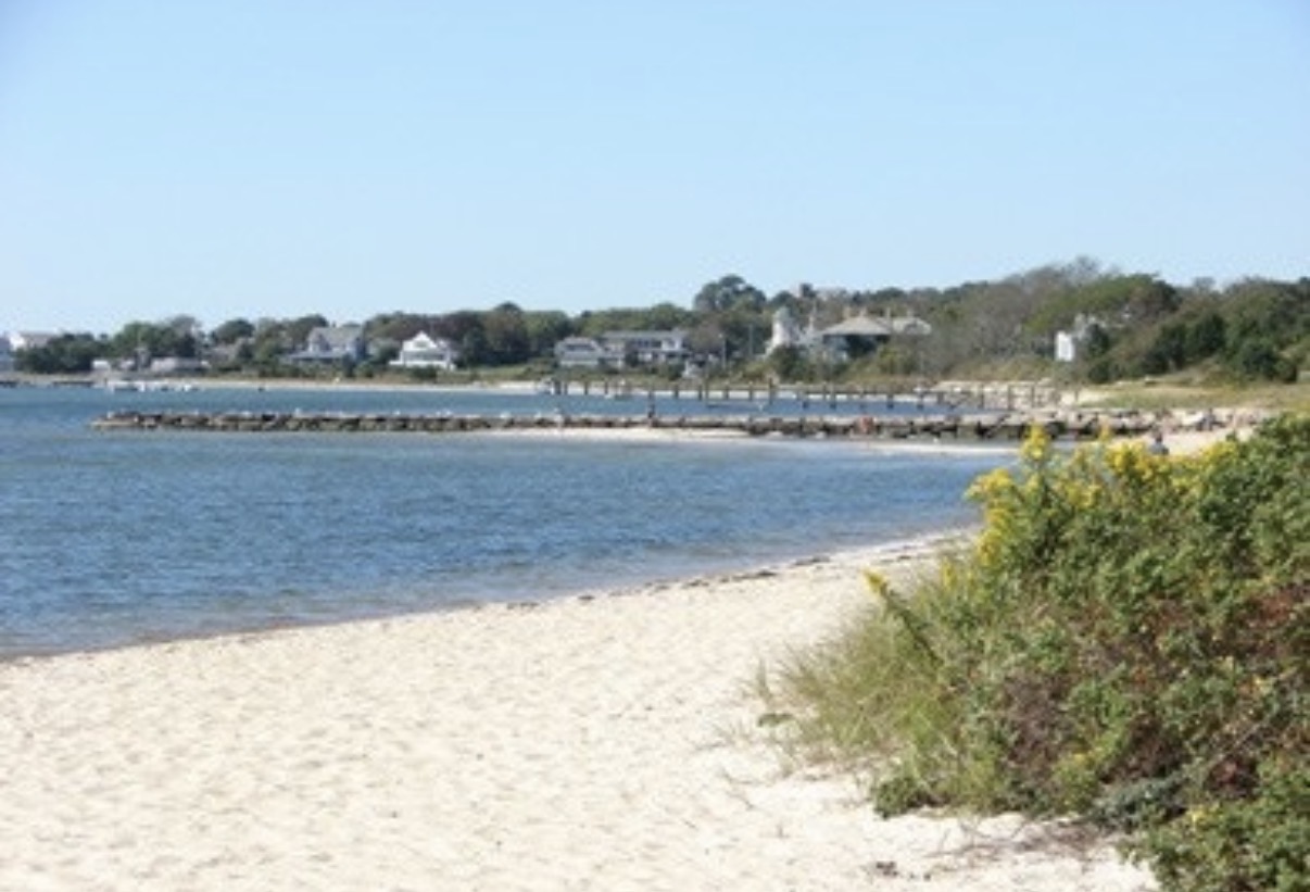 Remodeled 3 bedroom house, walk to the beach.