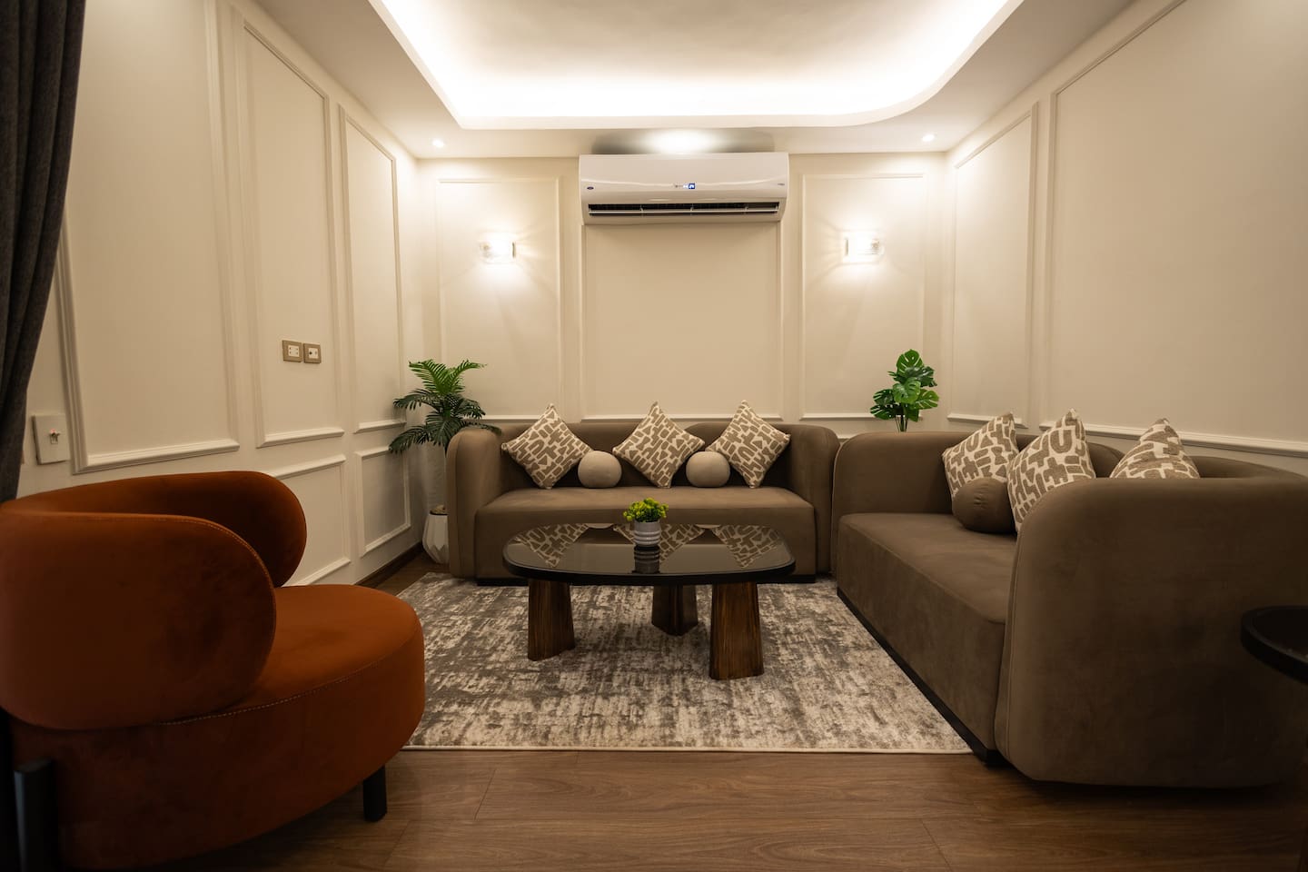 Modern 3 Bedrooms Condo 15 Minutes from Airport