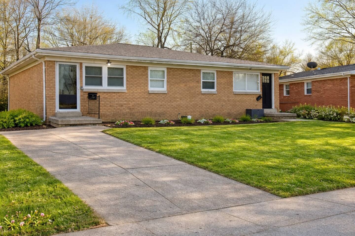 Fairlawn Retreat | 2BR/1BA Newly remodeled Apt