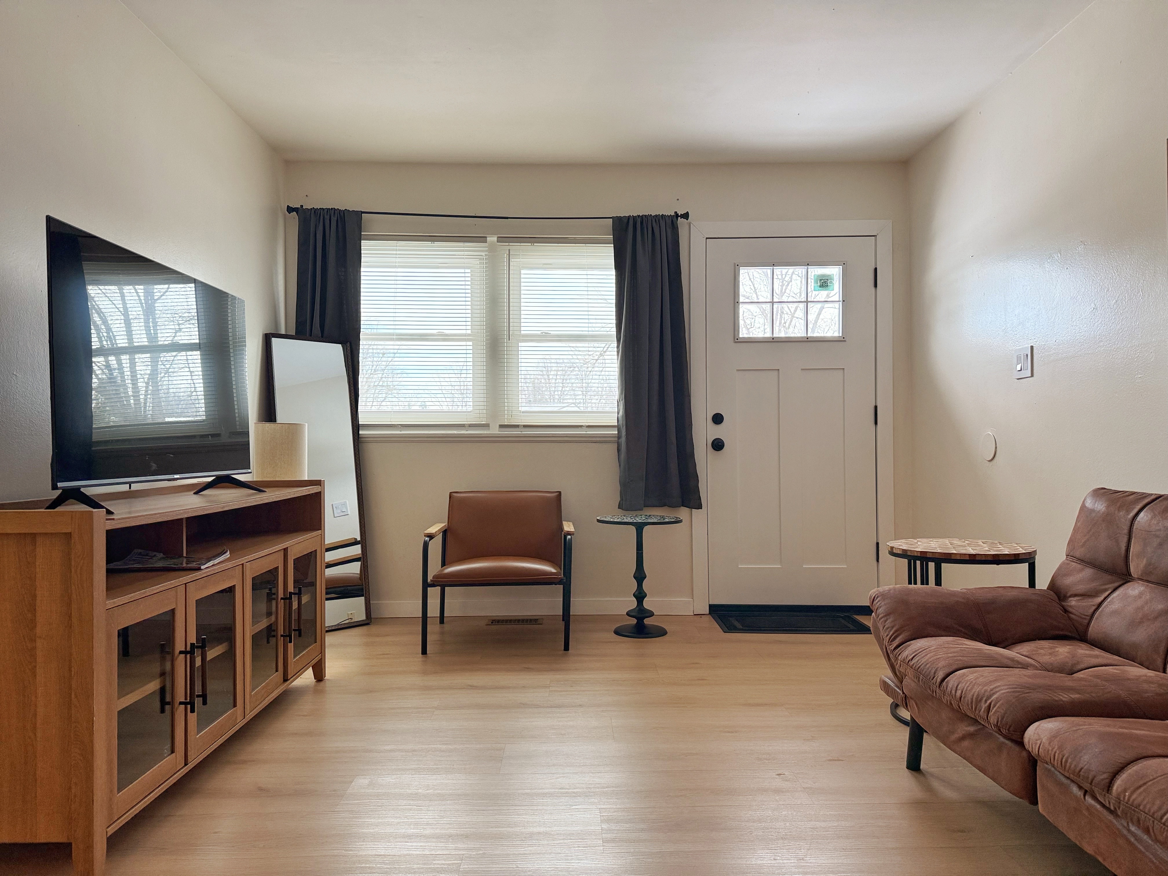 Fairlawn Retreat | 2BR/1BA Newly remodeled Apt