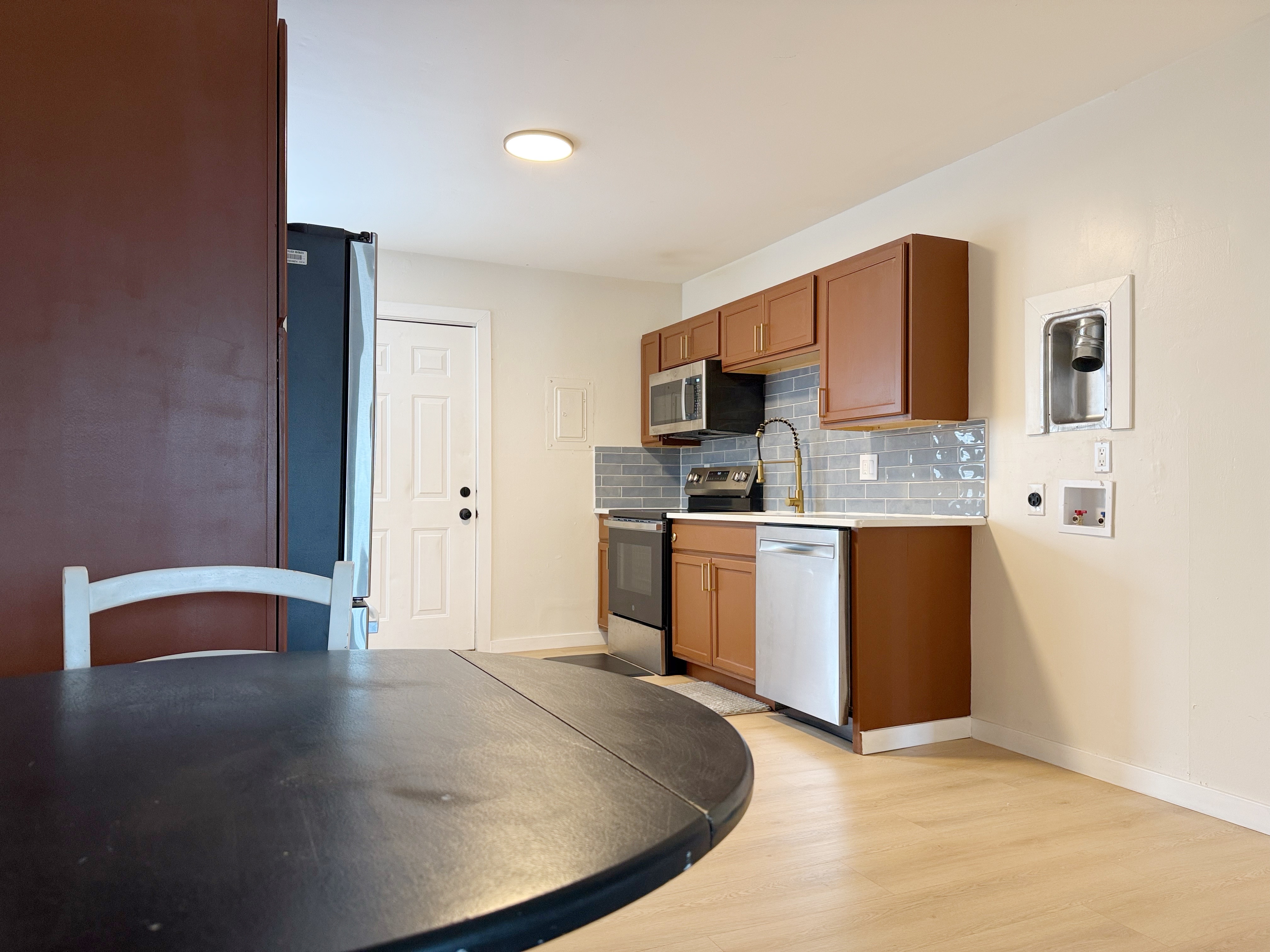 Fairlawn Retreat | 2BR/1BA Newly remodeled Apt photo 3