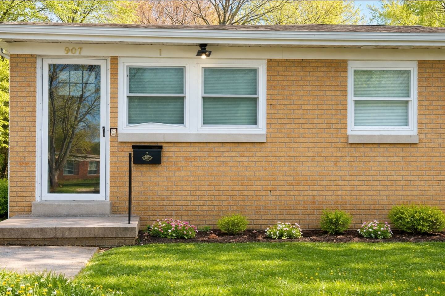 Fairlawn Retreat | 2BR/1BA Newly remodeled Apt