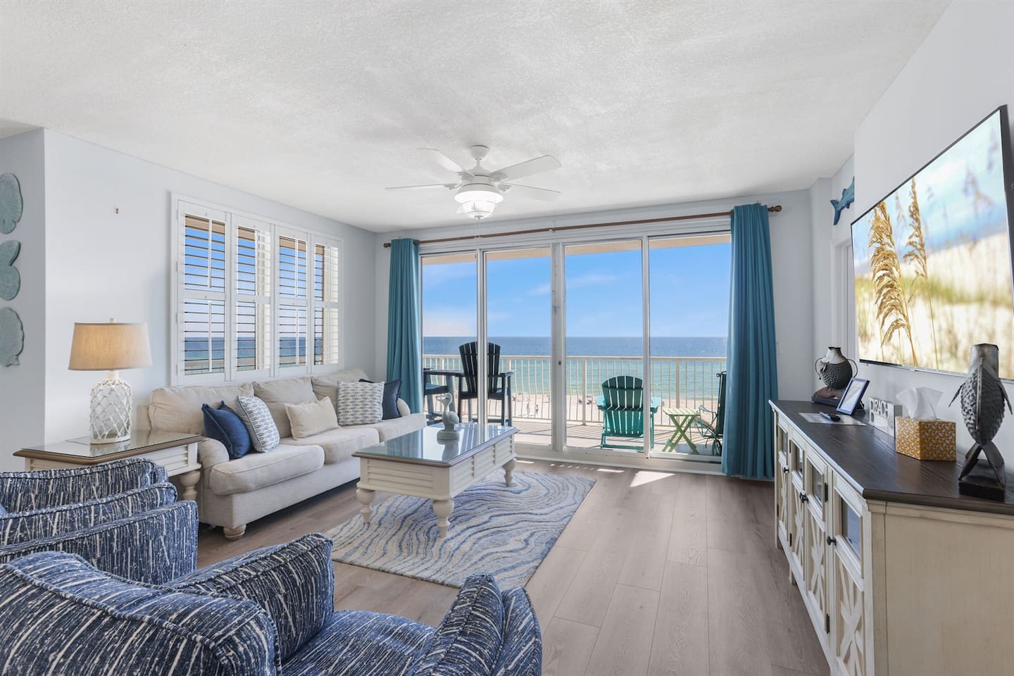 Spacious Gulf Front Corner Unit
