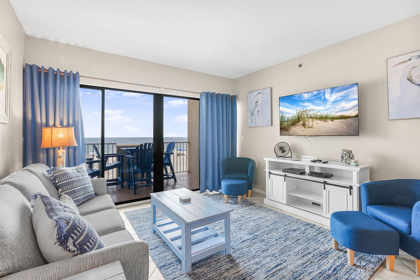 Tropical winds 1st floor Spacious gulf front unit