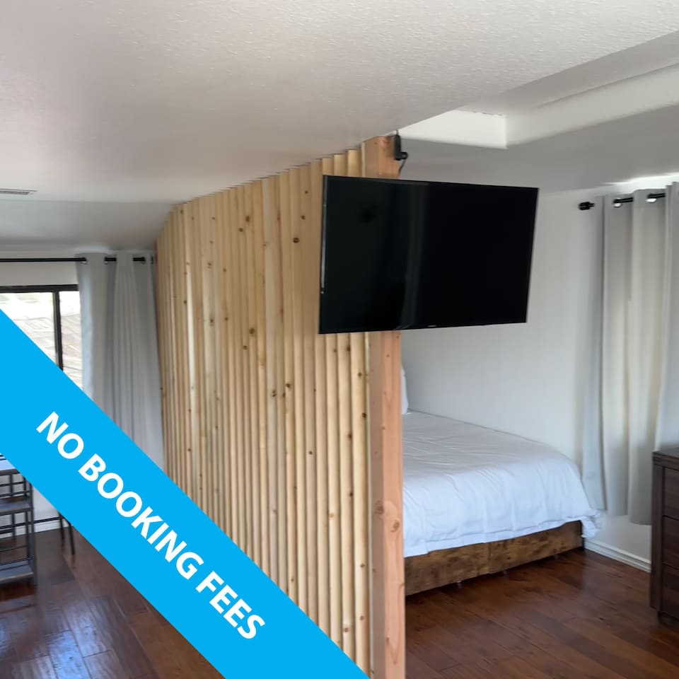 Large Costa Mesa Studio