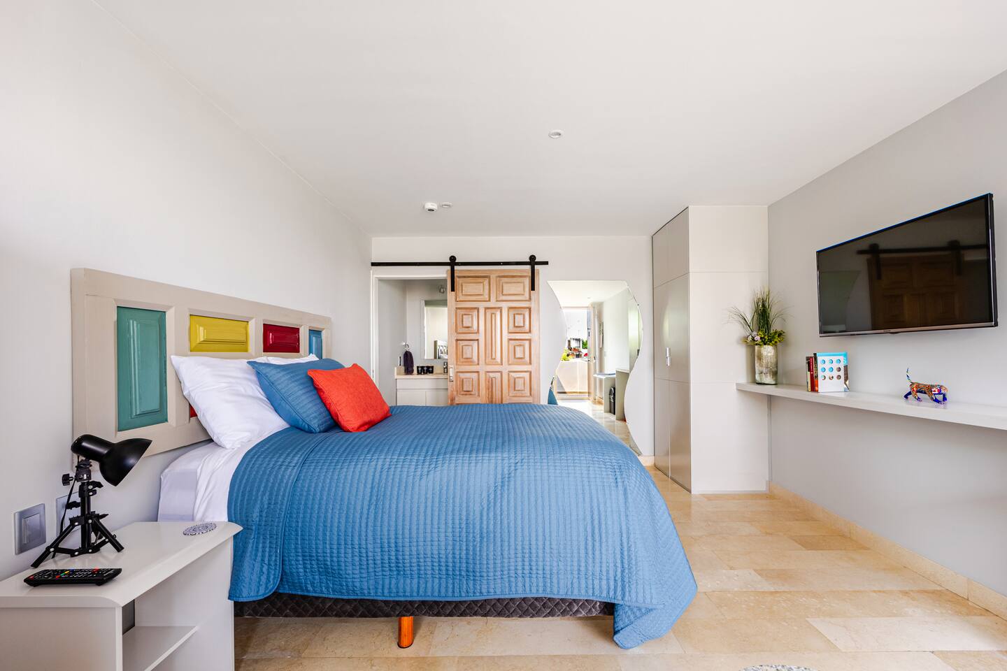 Casa Maclovia Colibrí Suite | Inspired Queen Studio in Coyoacán