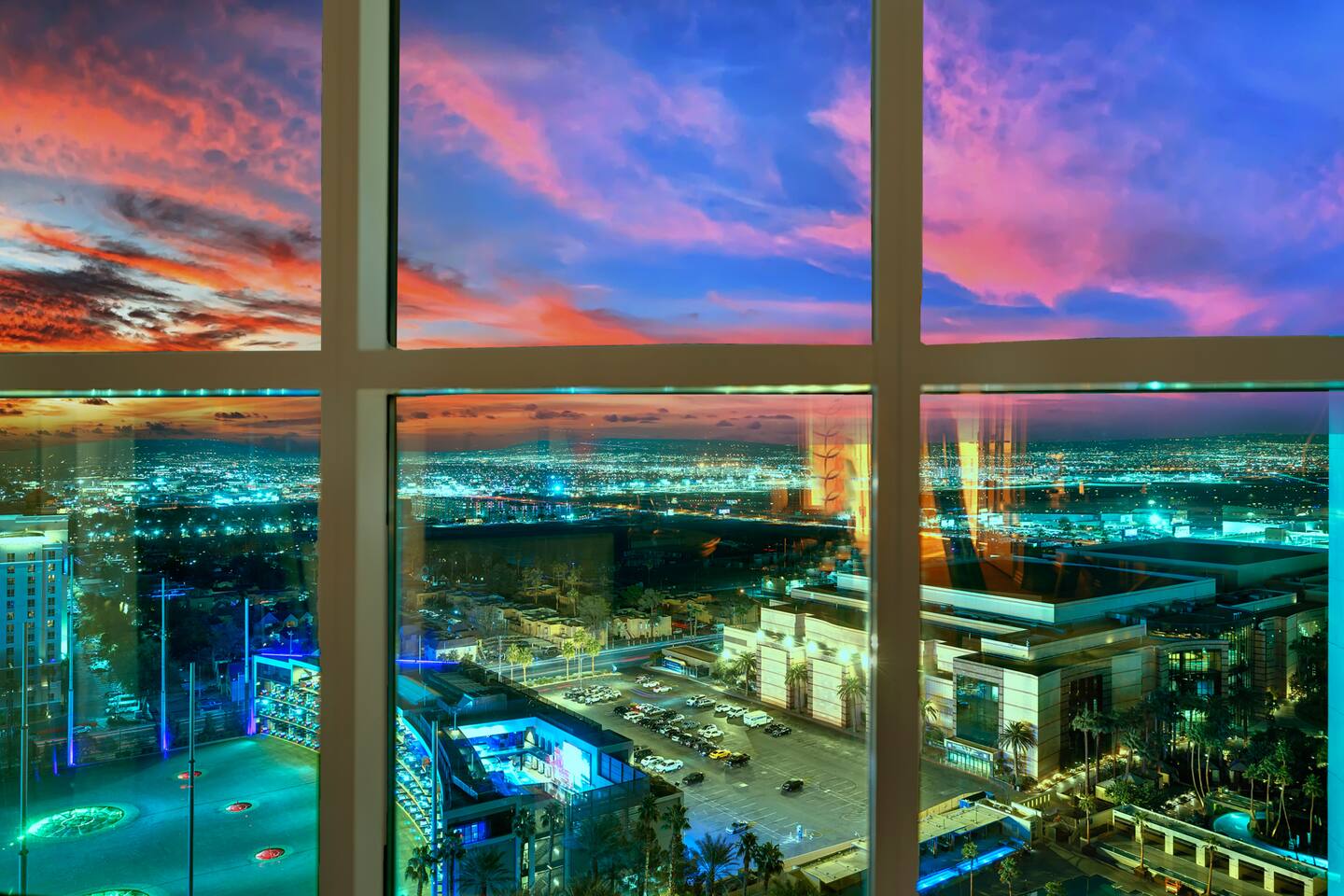 Sin City Skyline Condo on the LV Strip!