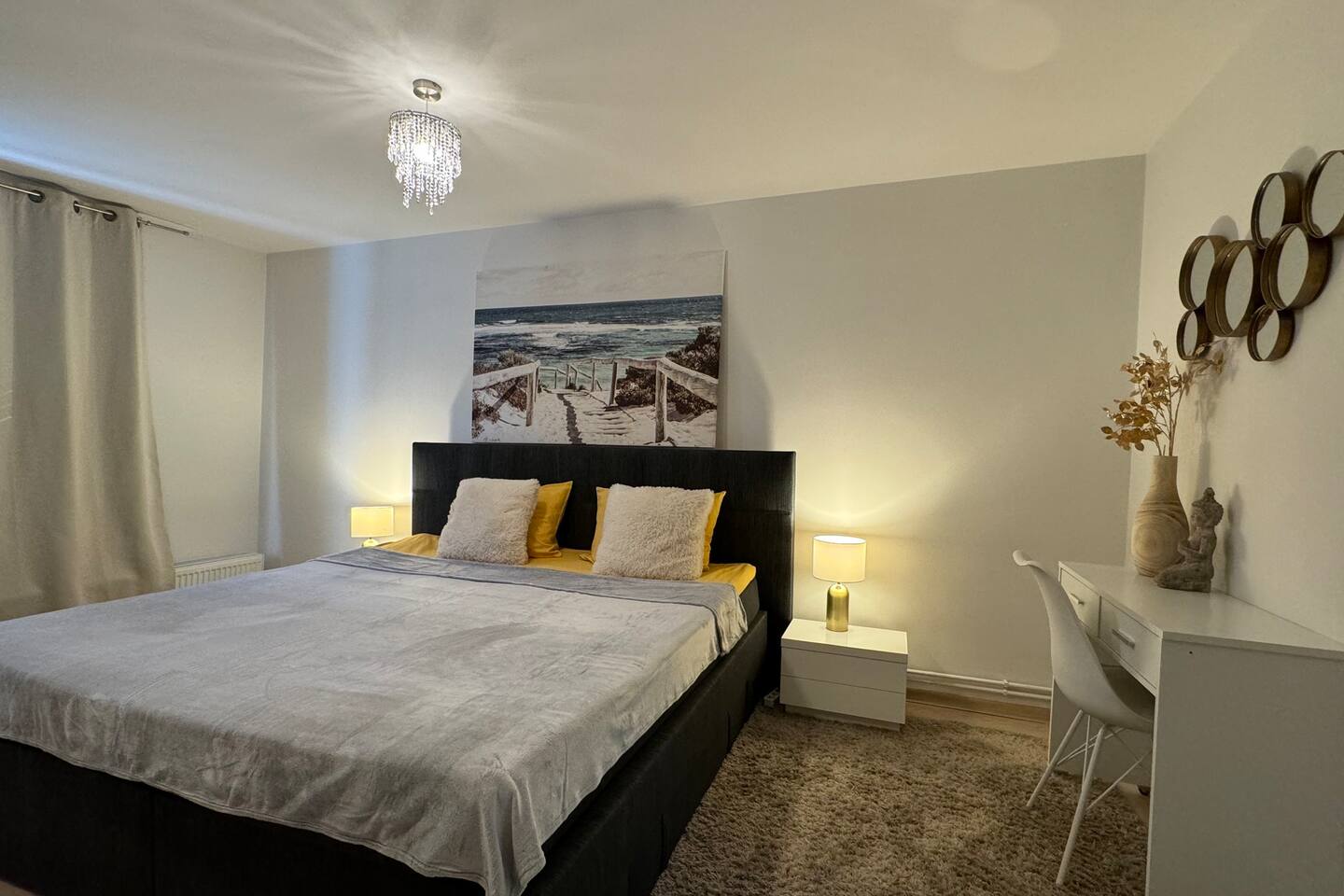 Elite Residence: 2-Bedroom Apart + Cozy Living