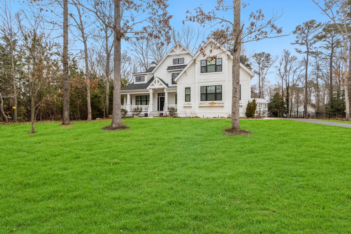 Family Tides | GameRoom, Batting Cage, Dogs OK