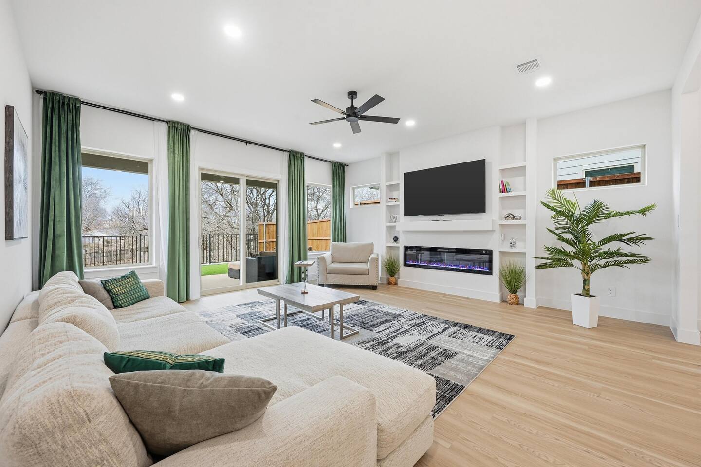 New Home Near UTSW | 3BR/3.5BA | Patio | Garage