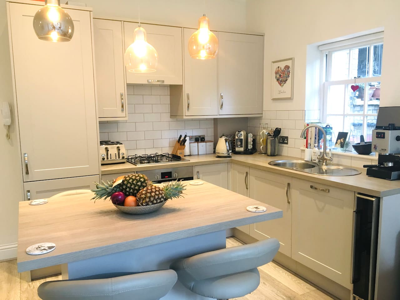 Lovely 2-bed garden flat in leafy Highgate