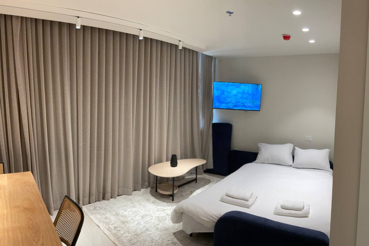 Best Location Studio | Beachside | By Bookiz