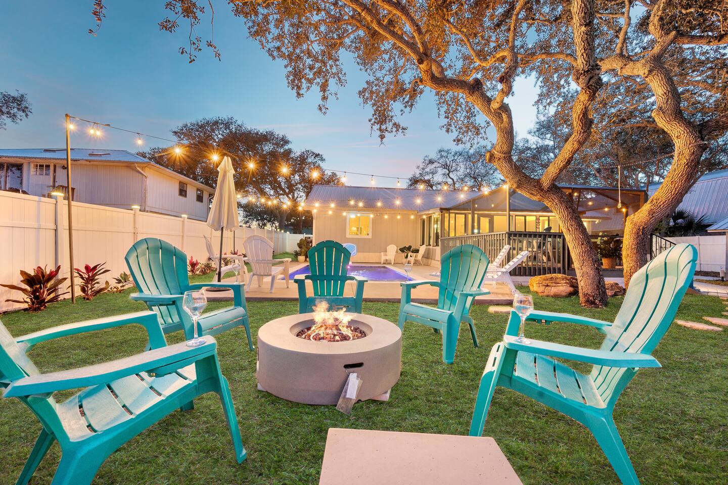 Waterfront Sunrise! Pool, Dock, Kayaks & Game Room