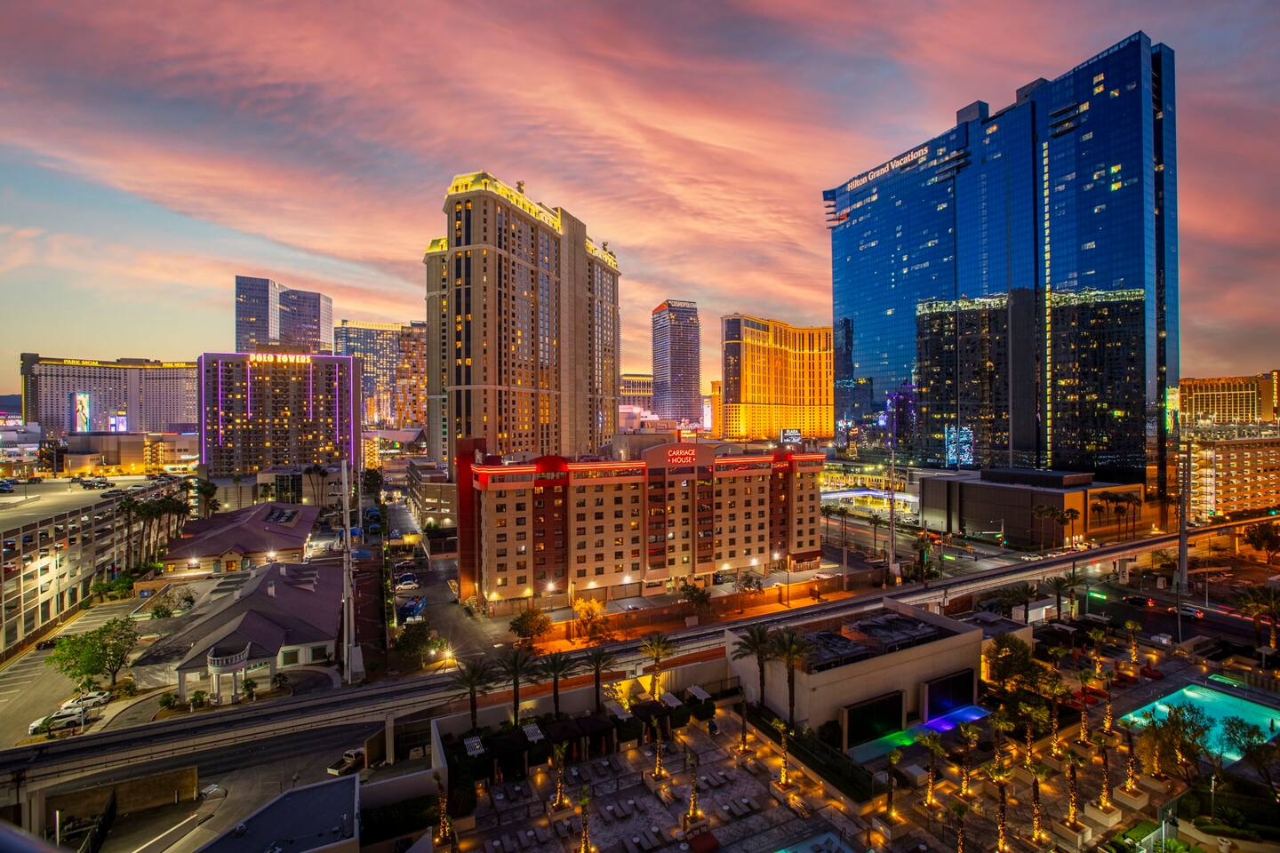 Vintage Vegas Studio On LV Strip/Balcony/Pools