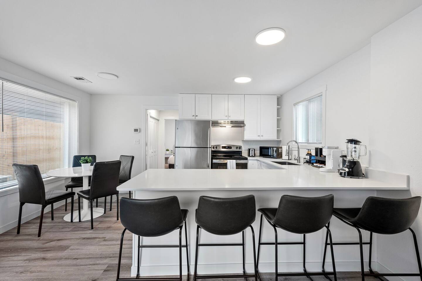 Charming 1-Bedroom in Seattle w/ Modern Finishes