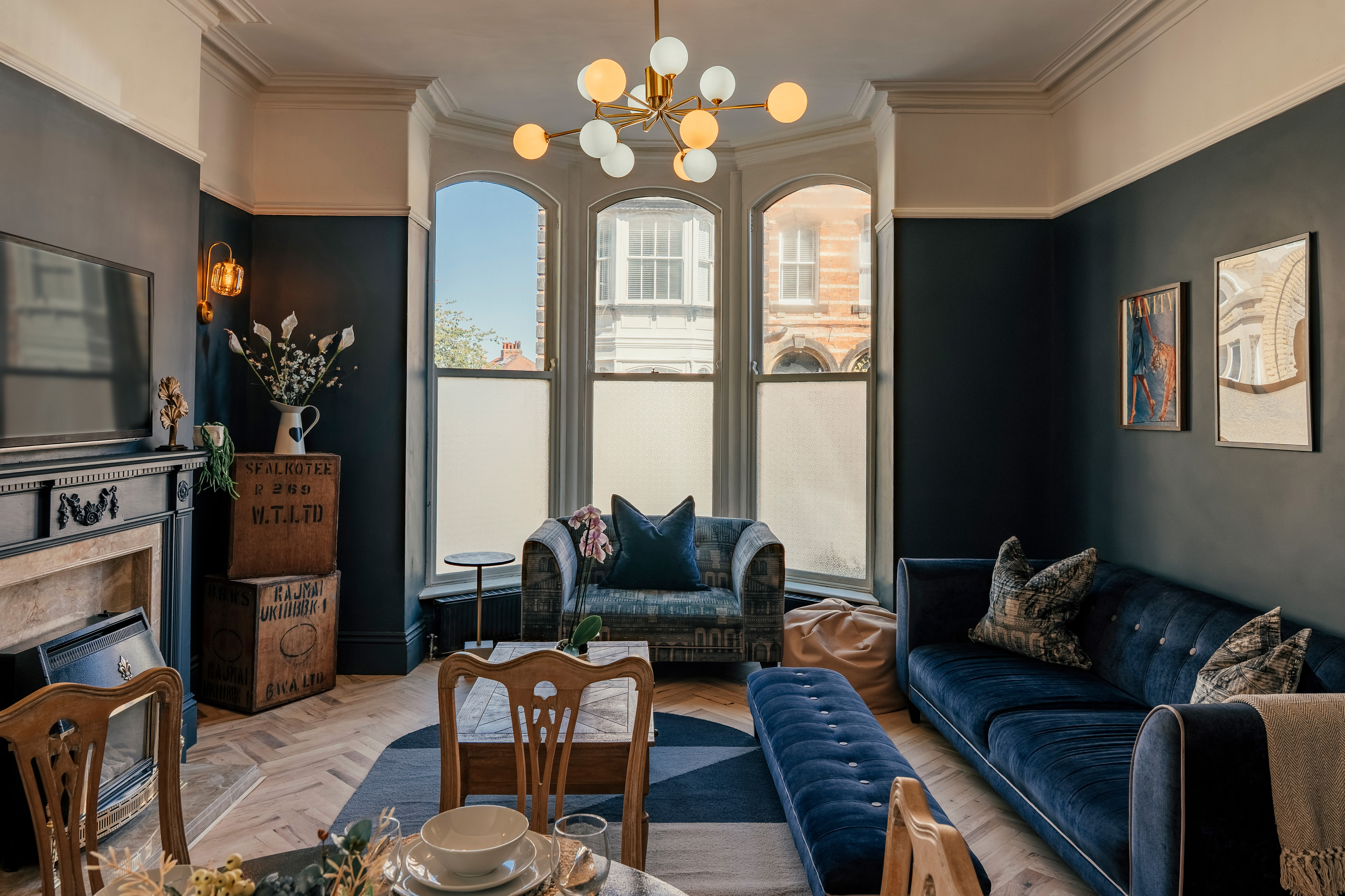 Beautiful 3BR 2bath Central apt + Free parking