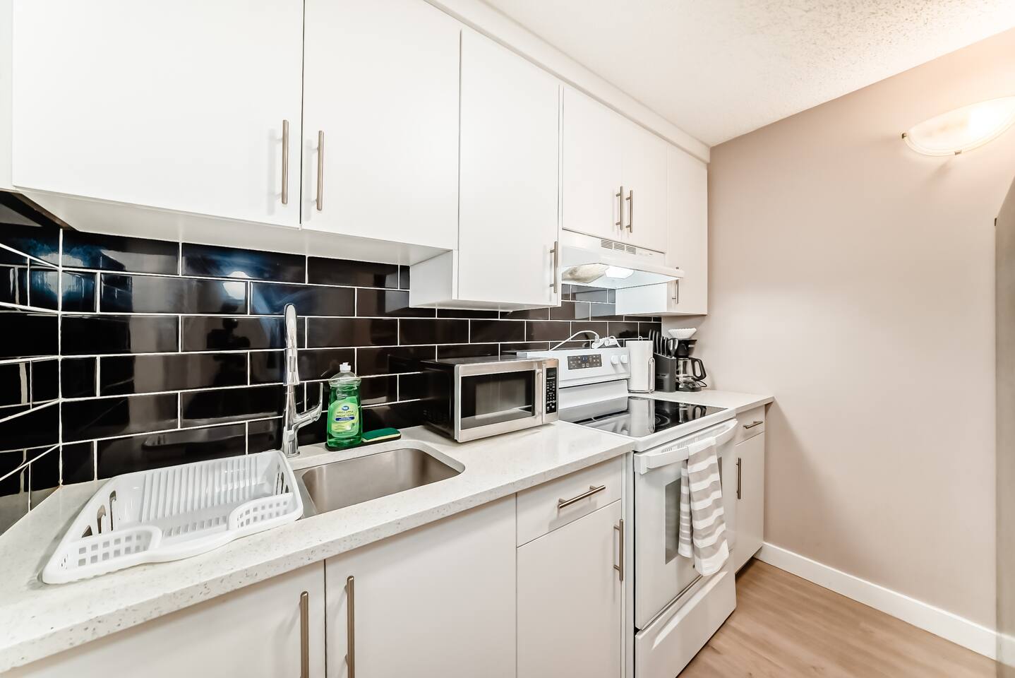 Laundry | Modern 2BR Suite + Fast WiFi