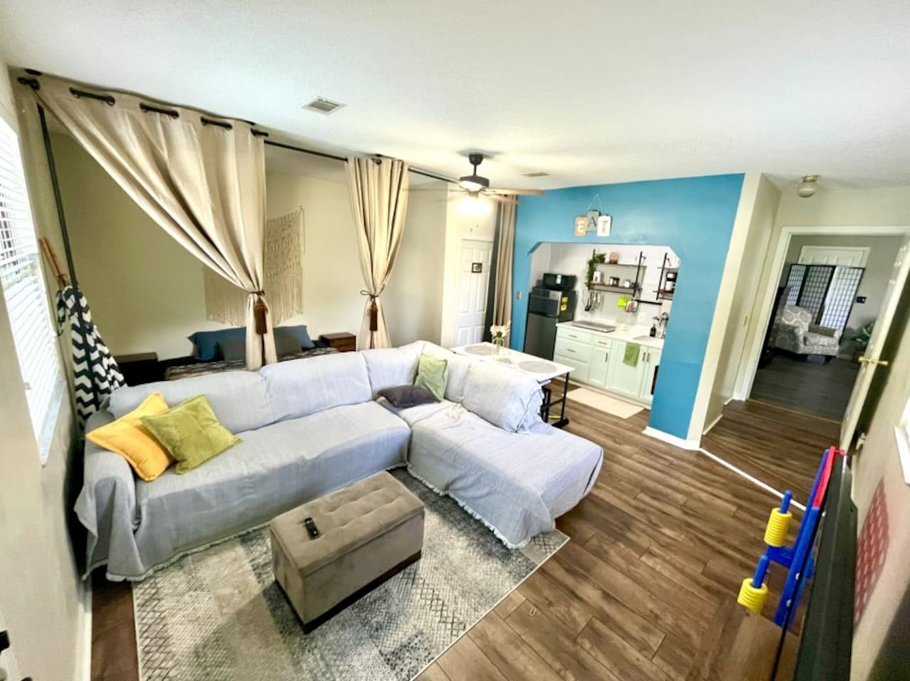 Cozy Pet-Friendly Farmhouse Retreat | 5 Min to I75